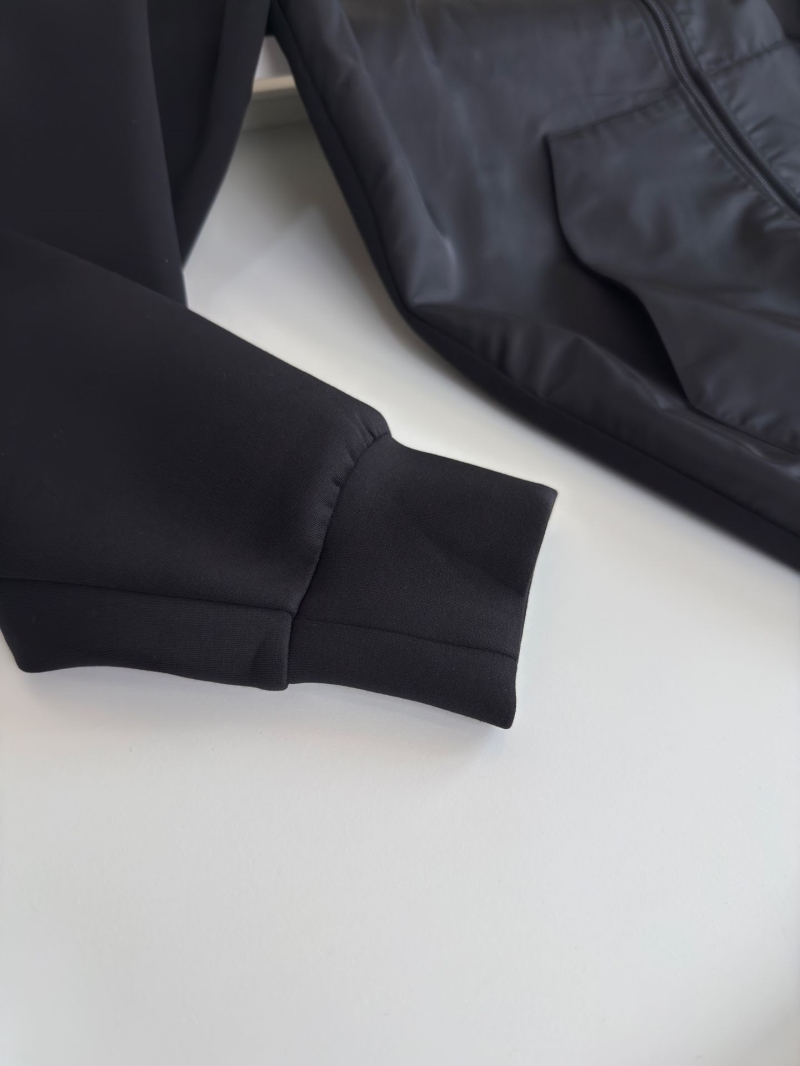 Pra*a outwear